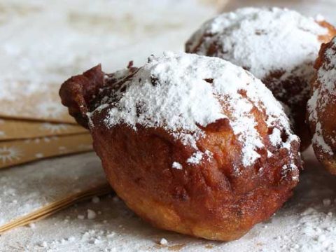 Oliebollen bakken